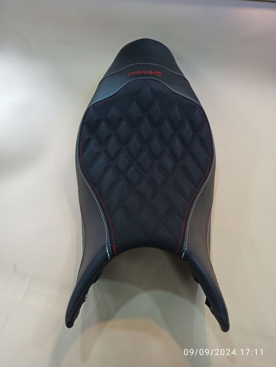 روکش زین بنلی